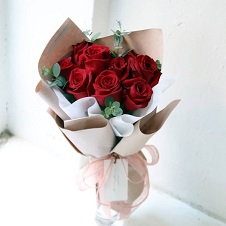 10 red roses bouquet