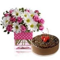 12 flowers in a vase with 1/2 kg cake