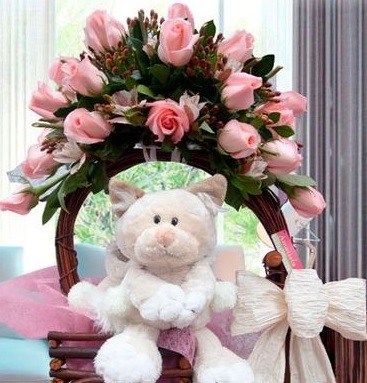 20 Pink rose on the round handle with Teddy sitting in the basket